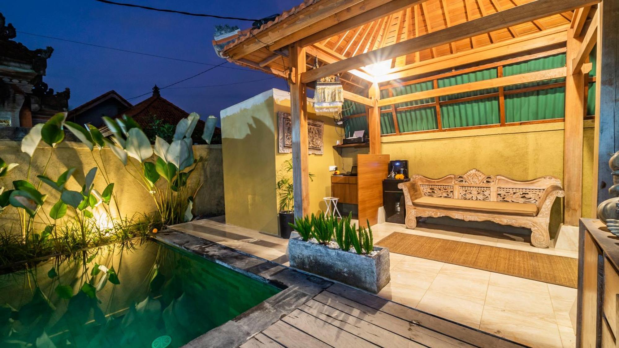 ウブド Jegeg Mas Bed & Breakfast エクステリア 写真