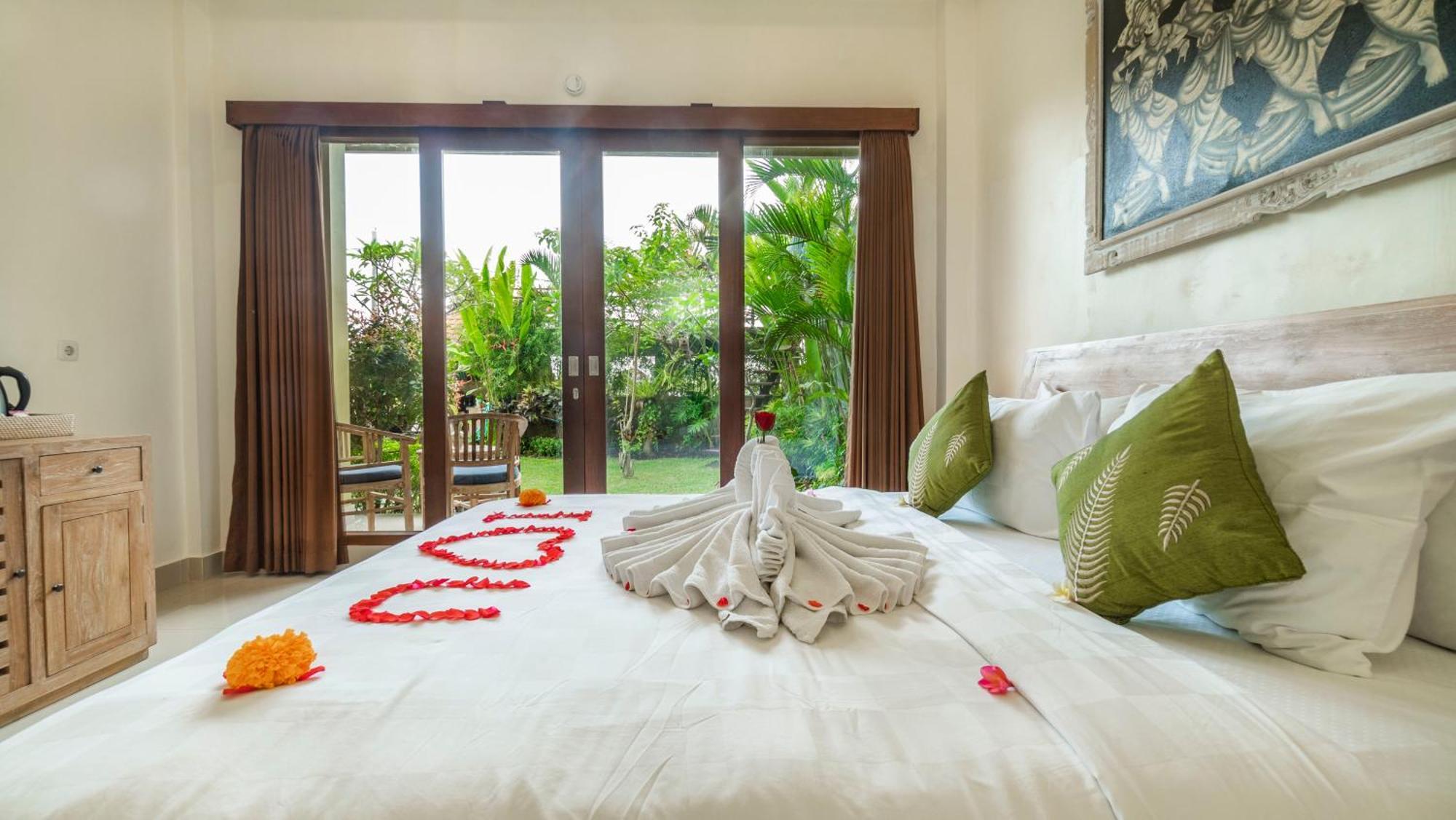 ウブド Jegeg Mas Bed & Breakfast エクステリア 写真